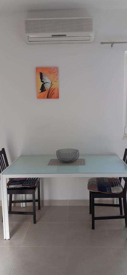 Appartamento Oaza Mira Tisno Esterno foto